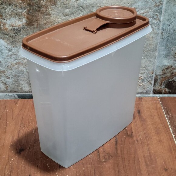 Vintage Tupperware Store-N-Pour 13 cup Storage Container Brown Flip Top Lid - Picture 11 of 12